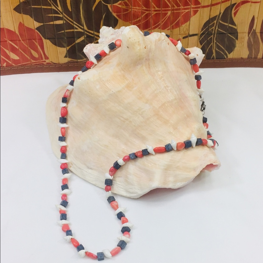 Tropical, tiki-inspired necklace - ‘Lua Kālai’.